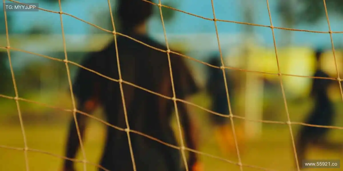 📱 实时互动,畅聊赛事!💬